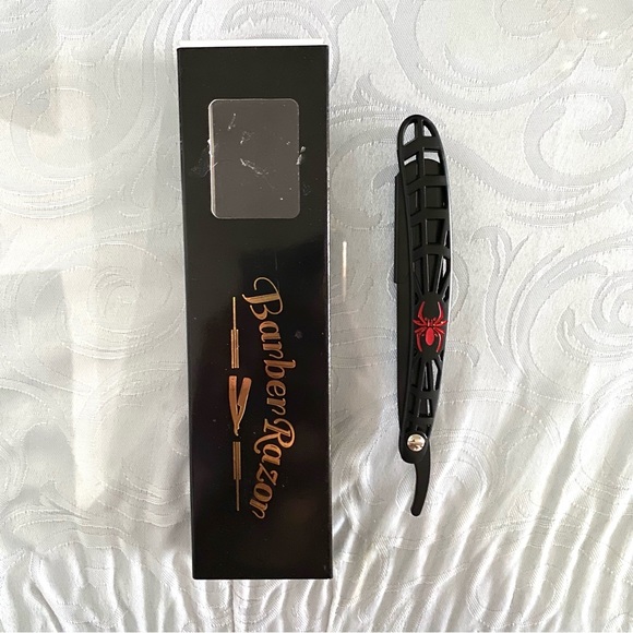 Black & Red Spider-Man Straight Shaving Barber Razor with Blades - Picture 3 of 4